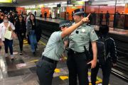 Dos detenciones polémicas, una protesta y celulares grabando, así han sido los primeros días de la GN en el Metro